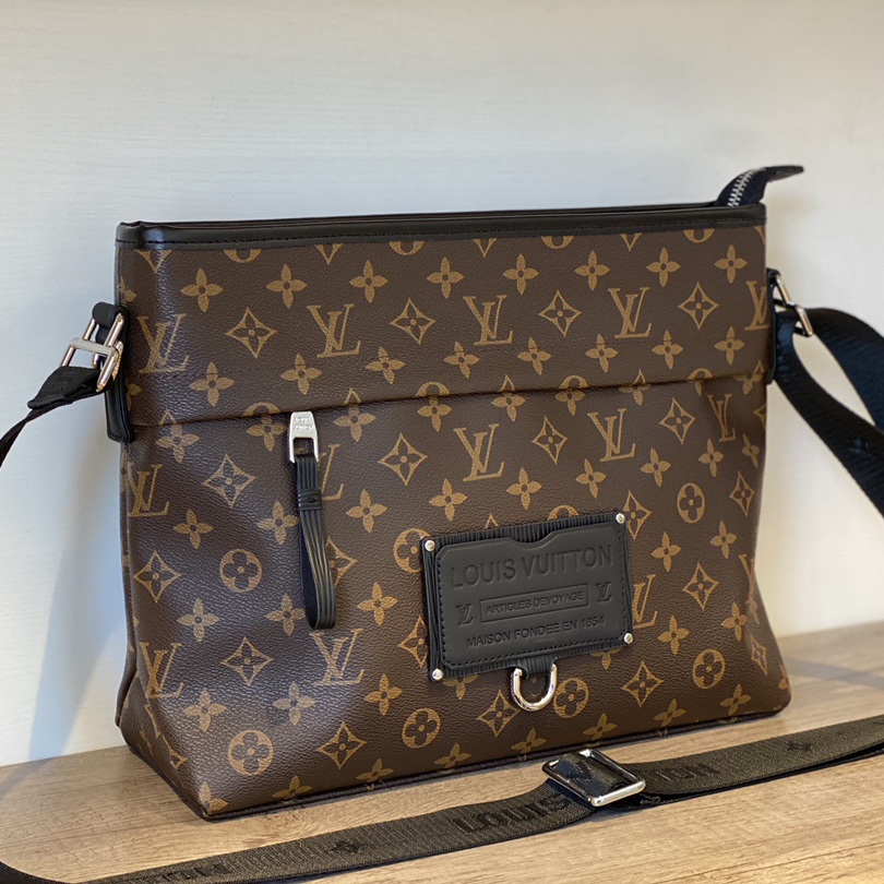 New Handmade Leather Men's BagsXC052026090901