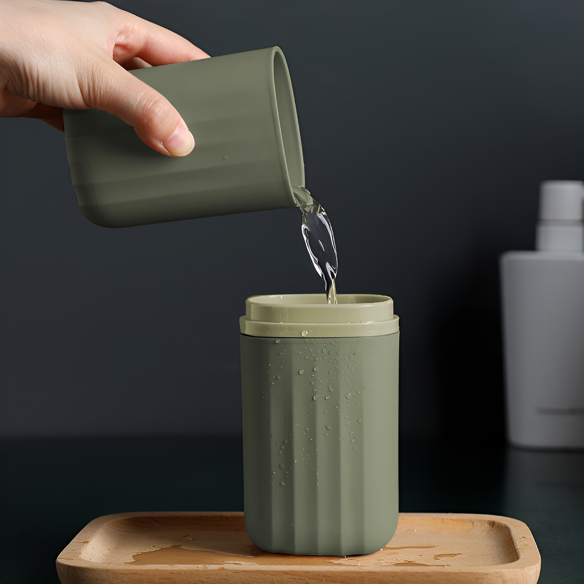 Travel mouthwash cup toothbrush box holiday travel portable toothbrush cup wash storage box plastic