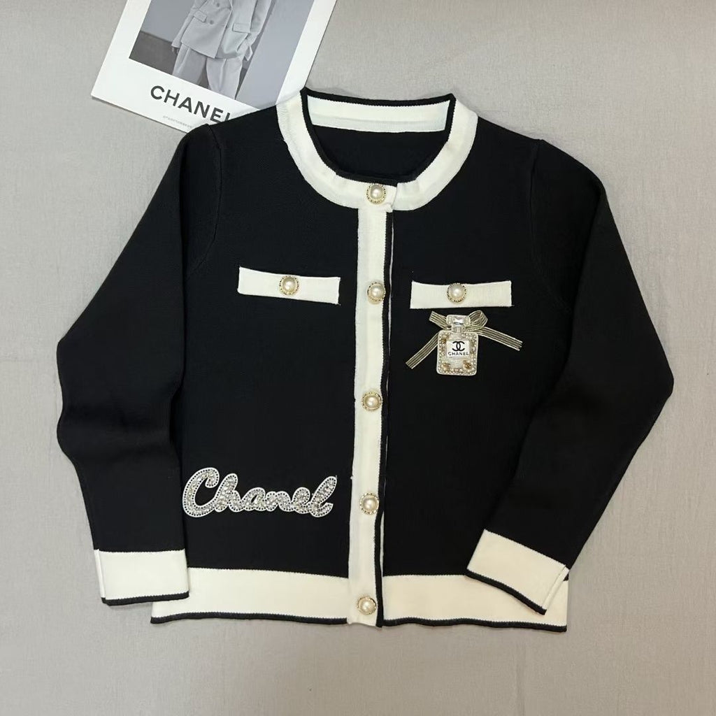 New Black and White C Logo Women's SweatersPD052024091101
