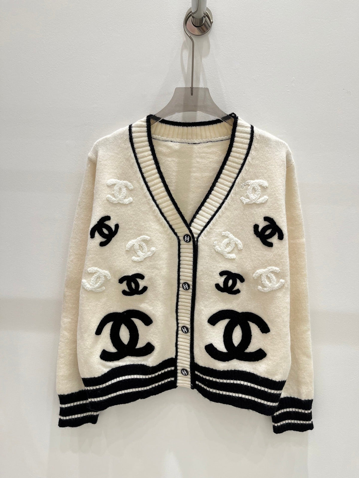 New Fashion Women CC Contrast V-Neck Knit Cardigan DM1326091422
